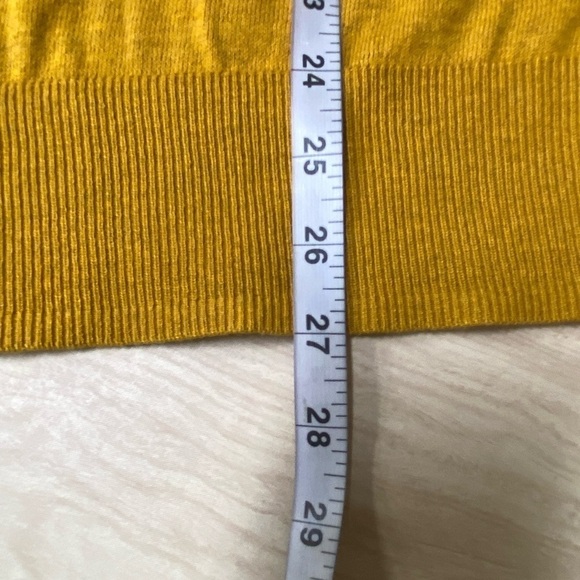 Old Navy Yellow Light Weight Sweater Size Small NWT - Picture 6 of 7